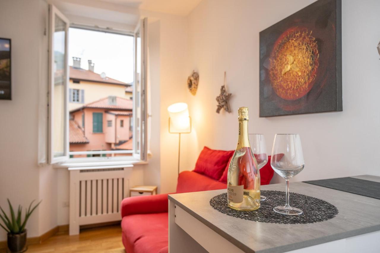 Portatorre Suite, A Charming Apartment In The Heart Of Como, Free Private Parking, Air Conditioning & More! 外观 照片