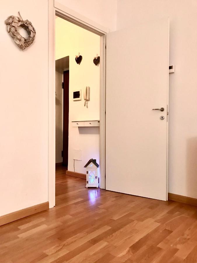 Portatorre Suite, A Charming Apartment In The Heart Of Como, Free Private Parking, Air Conditioning & More! 外观 照片