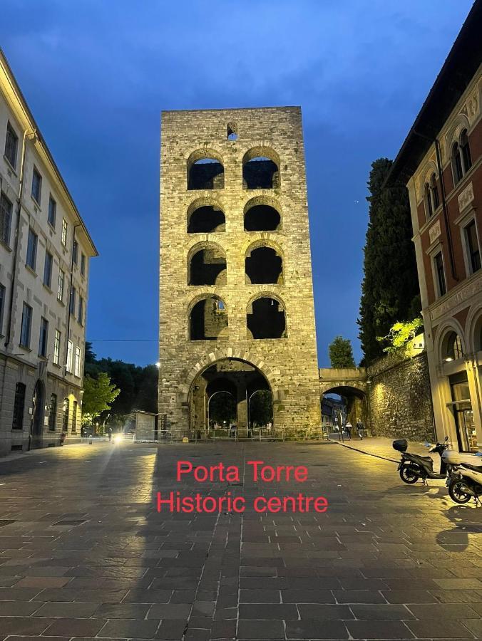 Portatorre Suite, A Charming Apartment In The Heart Of Como, Free Private Parking, Air Conditioning & More! 外观 照片