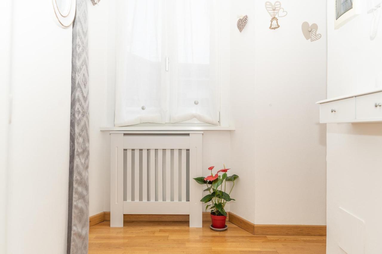 Portatorre Suite, A Charming Apartment In The Heart Of Como, Free Private Parking, Air Conditioning & More! 外观 照片
