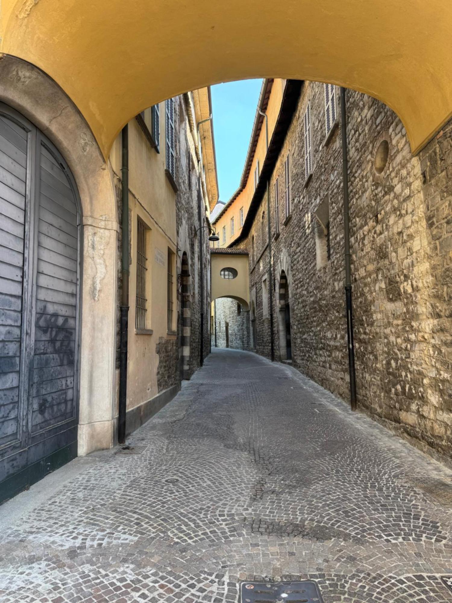 Portatorre Suite, A Charming Apartment In The Heart Of Como, Free Private Parking, Air Conditioning & More! 外观 照片